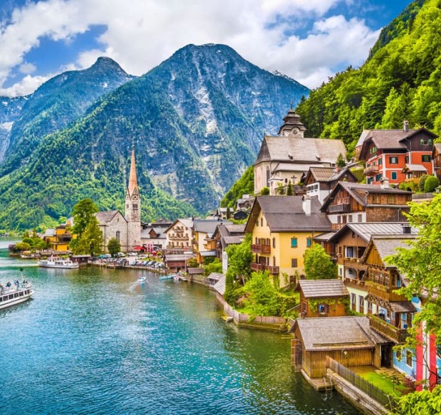 UNECO Welterbe Hallstatt am Hallstättersee © Shutterstock